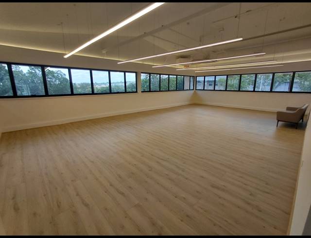 133M² OFFICE TO LET IN HALFWAY HOUSE